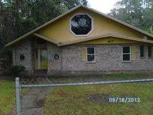 8833 Bronson Ln