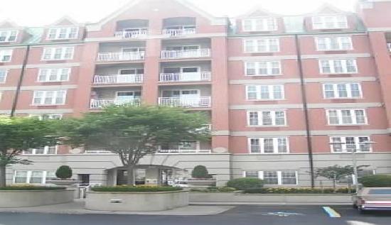 150 Oceana Dr W Apt 1b