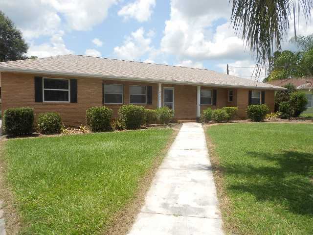 4040 Lakeview Dr