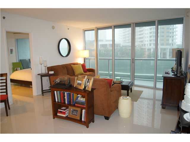 495 BRICKELL AV # 406