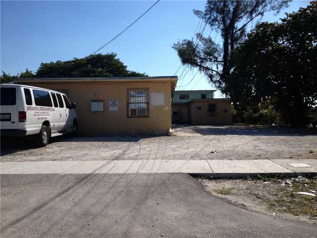 924 NW 70 ST