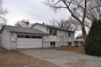 3049 E Rd