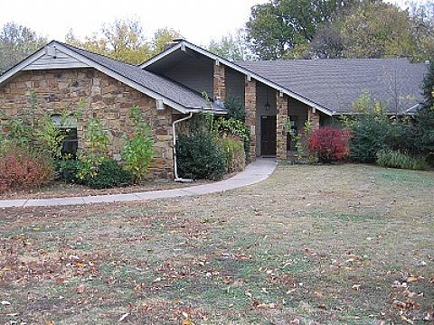 2216 Kristin Ln