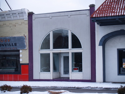 121 W Court Avenue