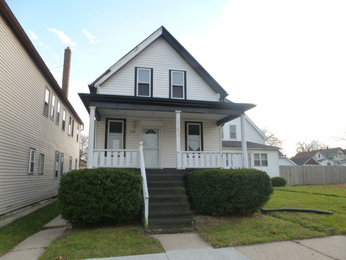 3763 3763a 3763b E Barnard Ave