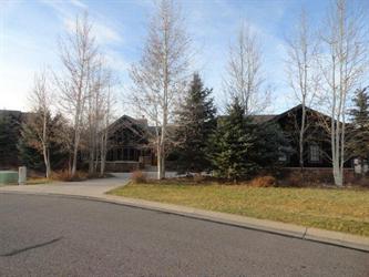 825 Lakeside Drive