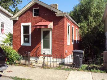 1112 John St