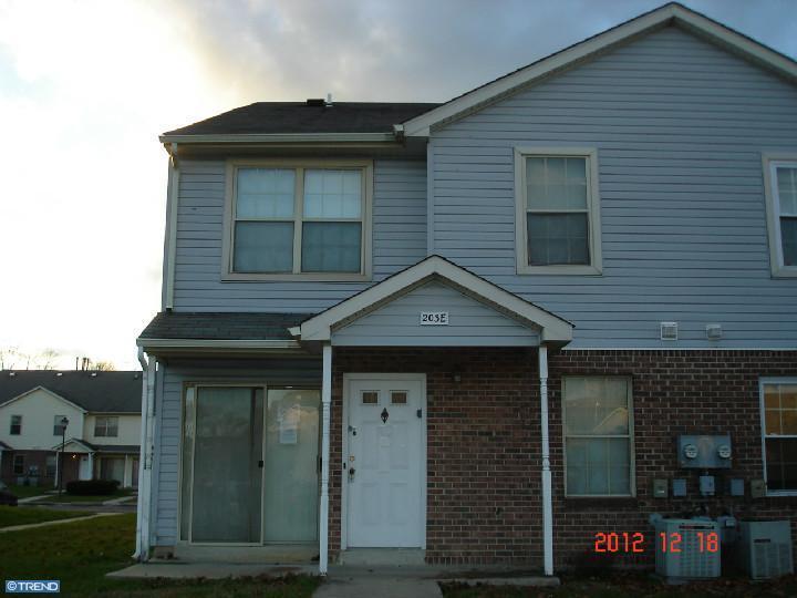 203 Highland Blvd E
