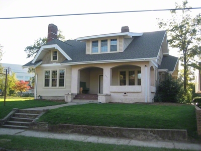 201 Lavinia Avenue