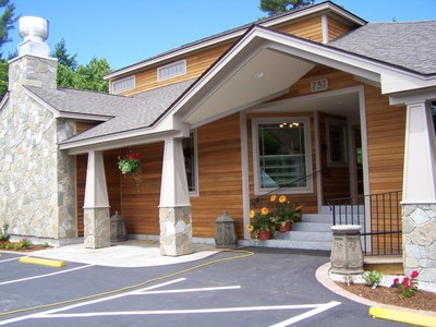 737 River Rd