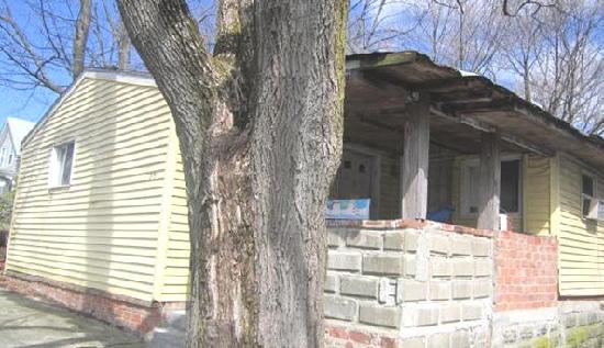 215 N Warren Ave