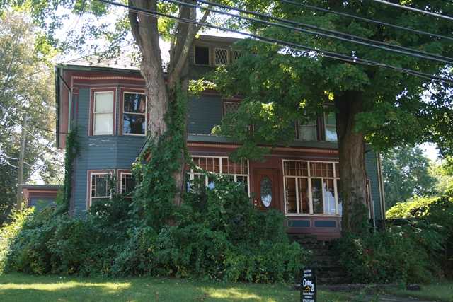 8 Munson St