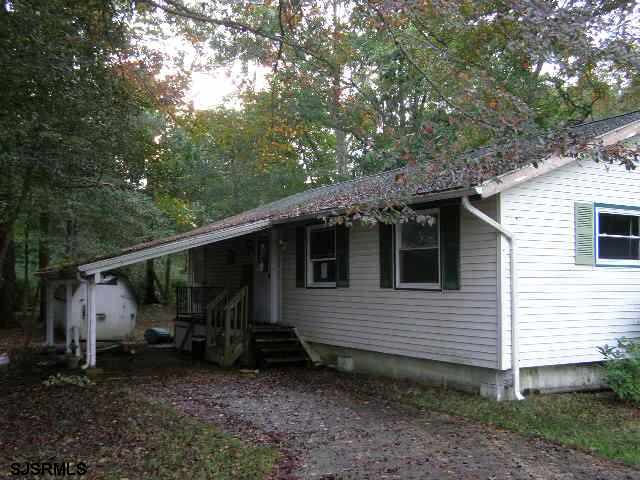24 River Crest Dr