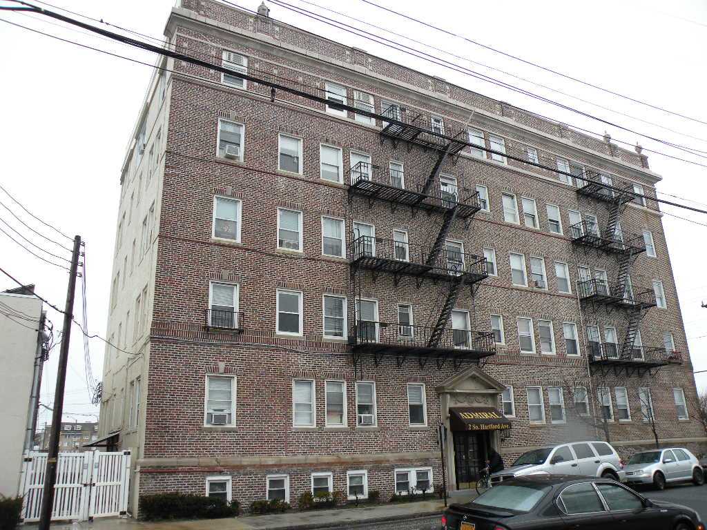 2 S Hartford Ave Apt B1