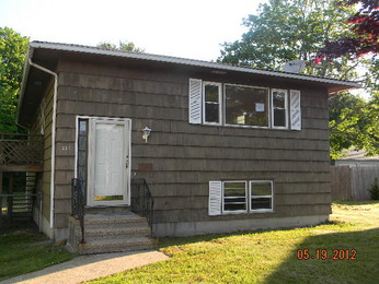 221 Foxon Rd