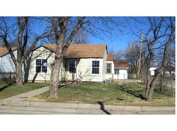 1600 Blonde St