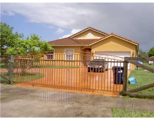 21301 SW 187 AVENUE # ***