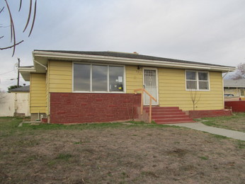 927 W Leola Street