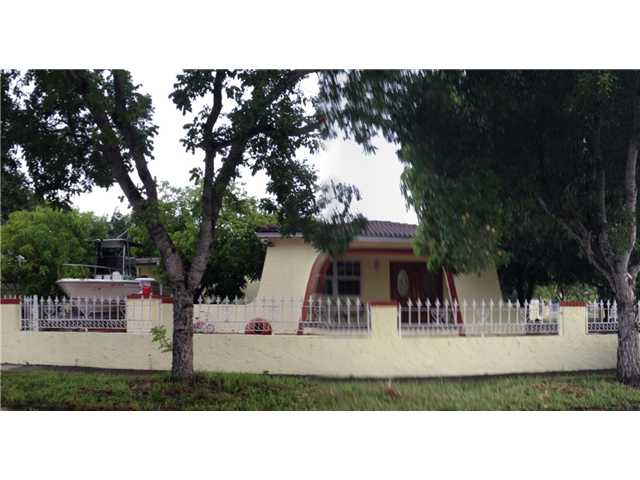 1055 SW 65 AV