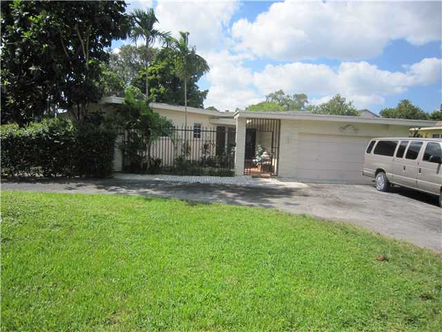 8700 NE 10 CT