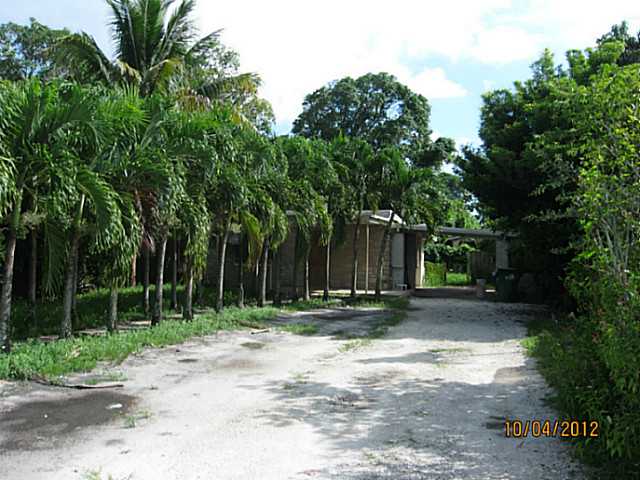 860 NW 112 ST