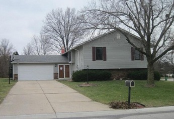 2 Ashbrook Dr