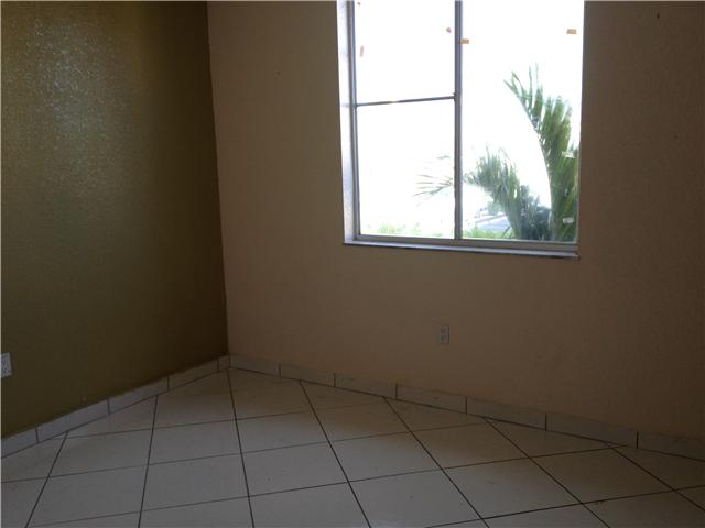 1070 NW 123 CT # 806
