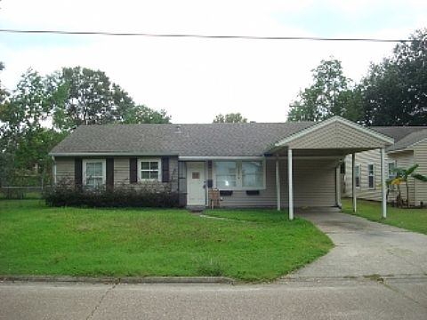 1032 Sampson St