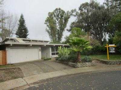8815 Elbo Ct