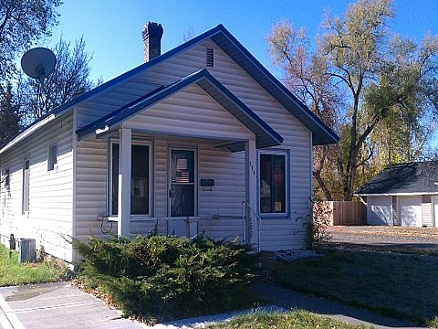 297 W 16th St