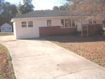 757 Scott Ln SW