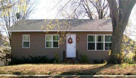 816 Stoughton Ave