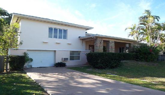 10650 Ne 10th Ct