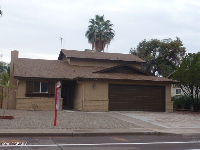 1611 W Summit Pl