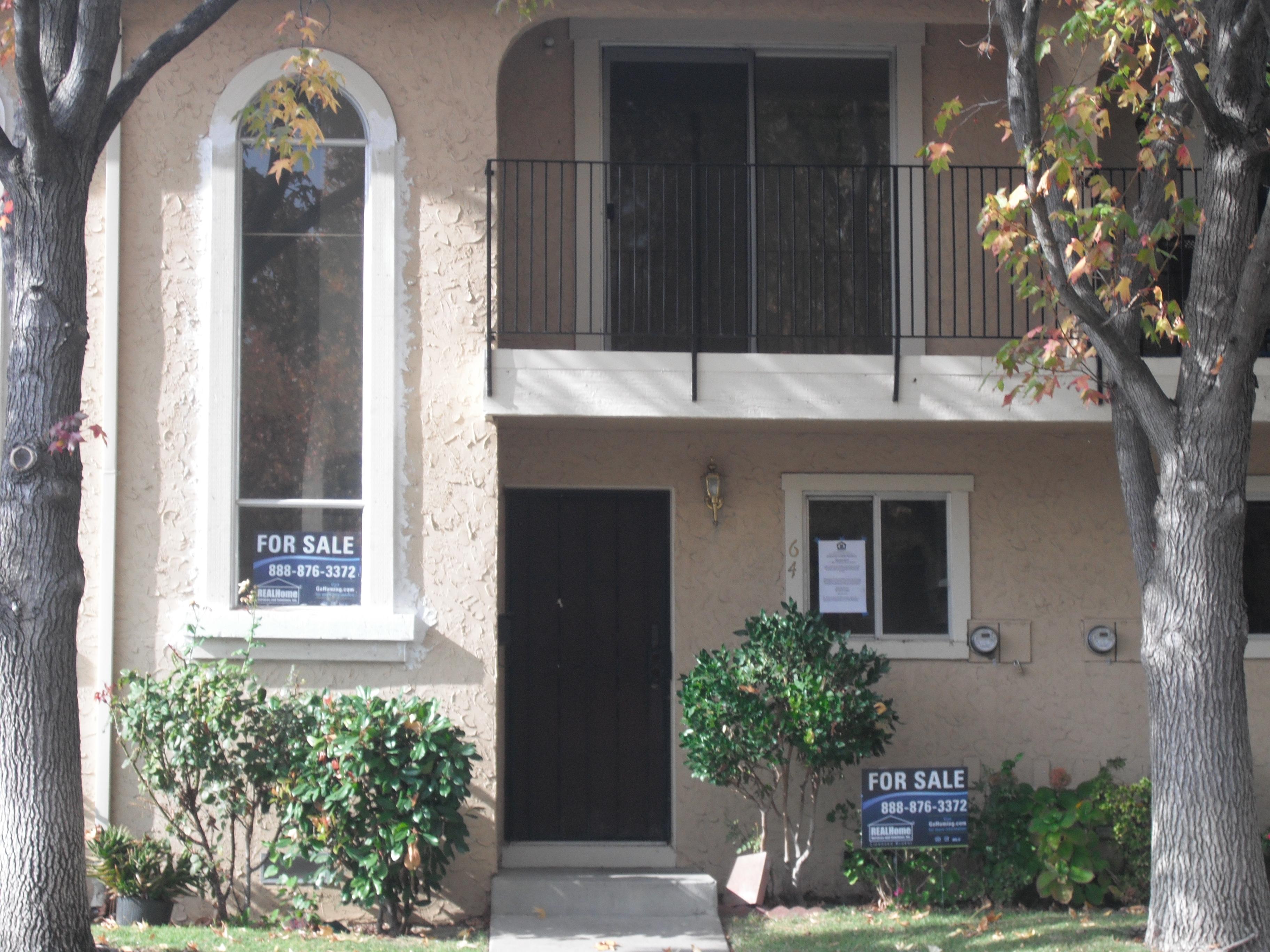 64 Meadowbrook Avenue
