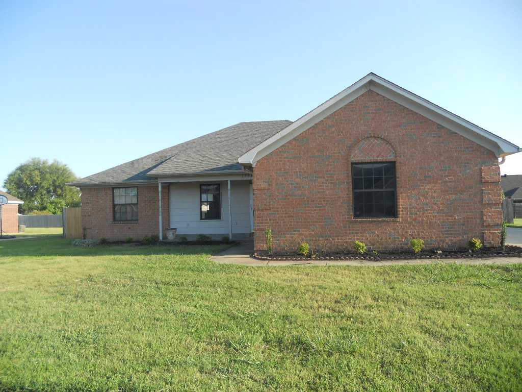 1504 Colonial Dr