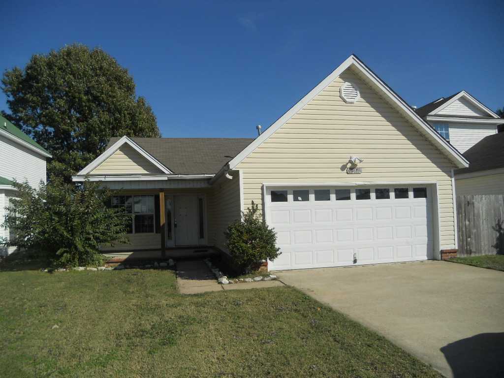 1402 Gail Ln
