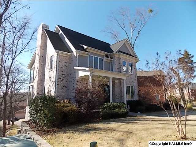 195 W Lake Cir