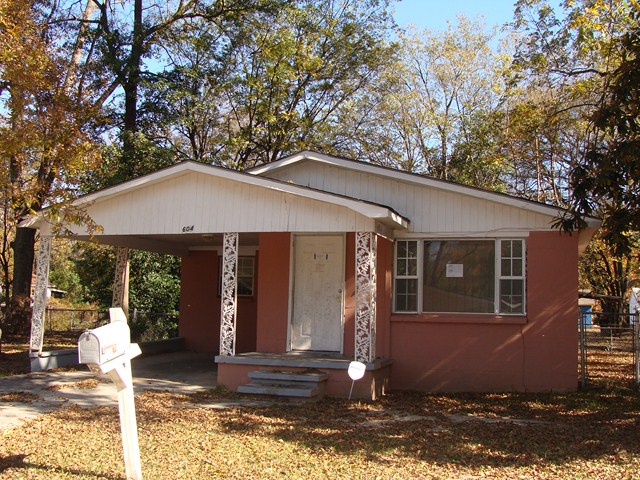 604 Blackshear St