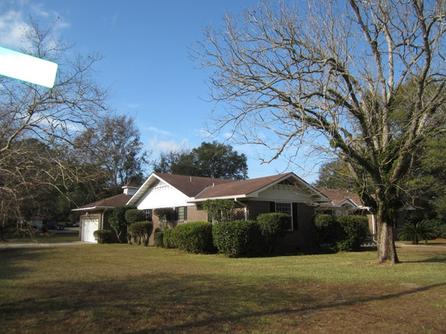 301 W Indian Creek Dr