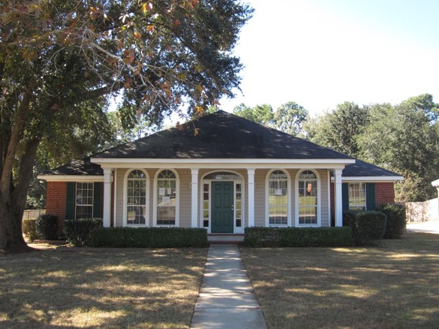 1120 Wakefield Dr
