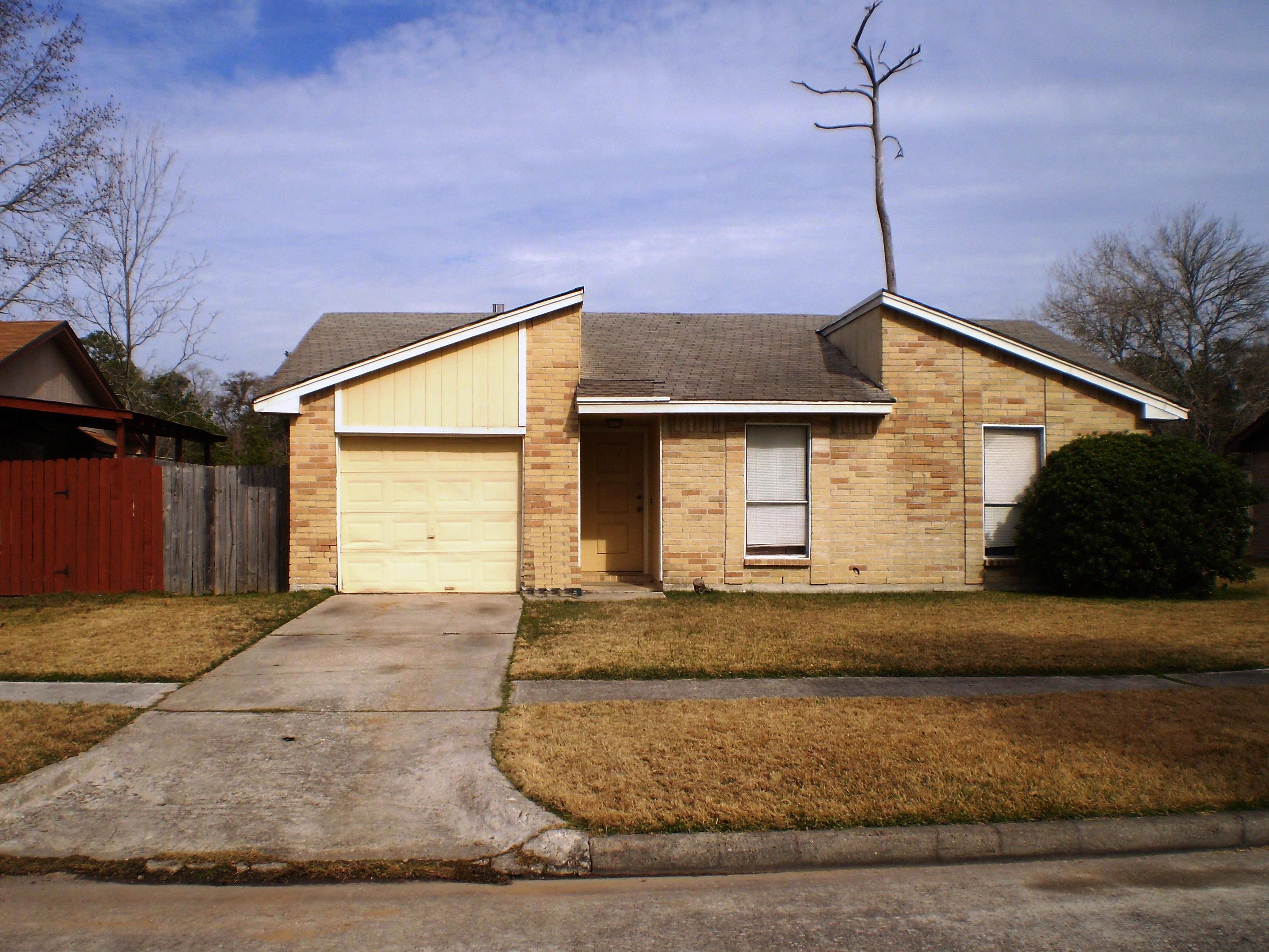 10631 Thorncliff Drive