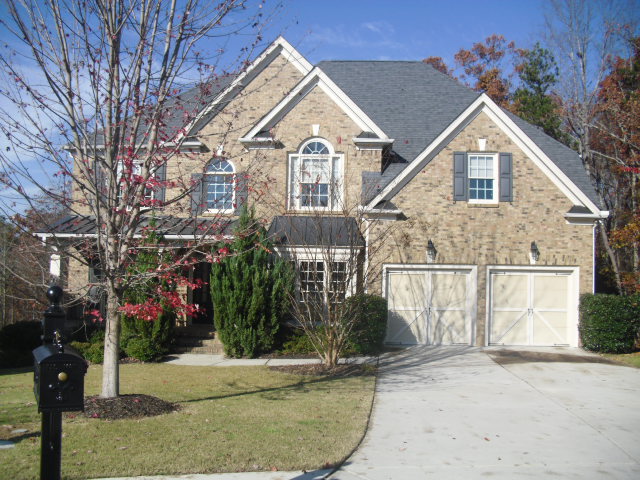 5622 Ashleigh Walk Drive