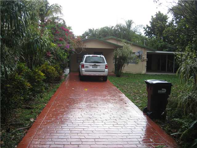 4471 SW 10 ST