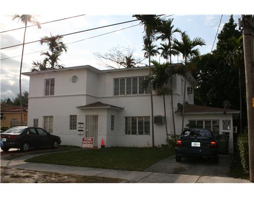 2520 SW 3 ST