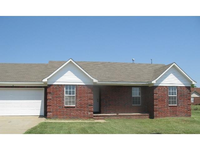 26 Foxchase Dr