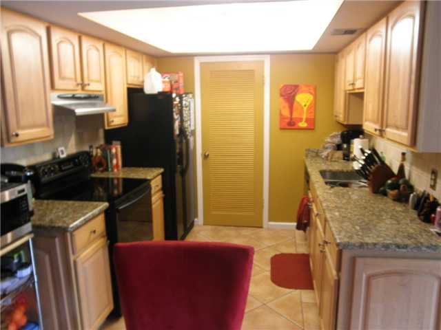 2800 NORFOLK PINE CT