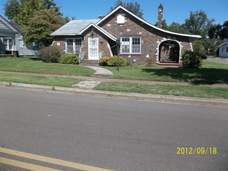 738 High St