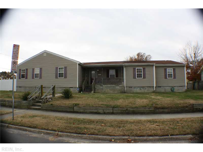 105 Maple Ave