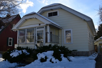 250 E 10th St
